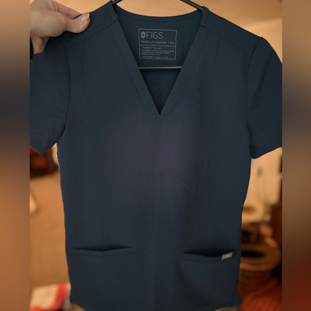 Women’s Figs scrub top size XXS dark harbour